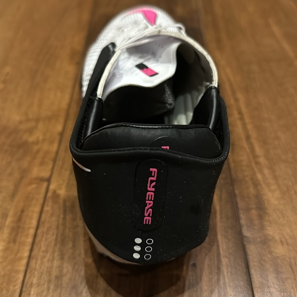 Nike Phantom GT Academy FlyEase MG White Pink Blast, barely Used, Size 9.5 - Picture 3 of 6